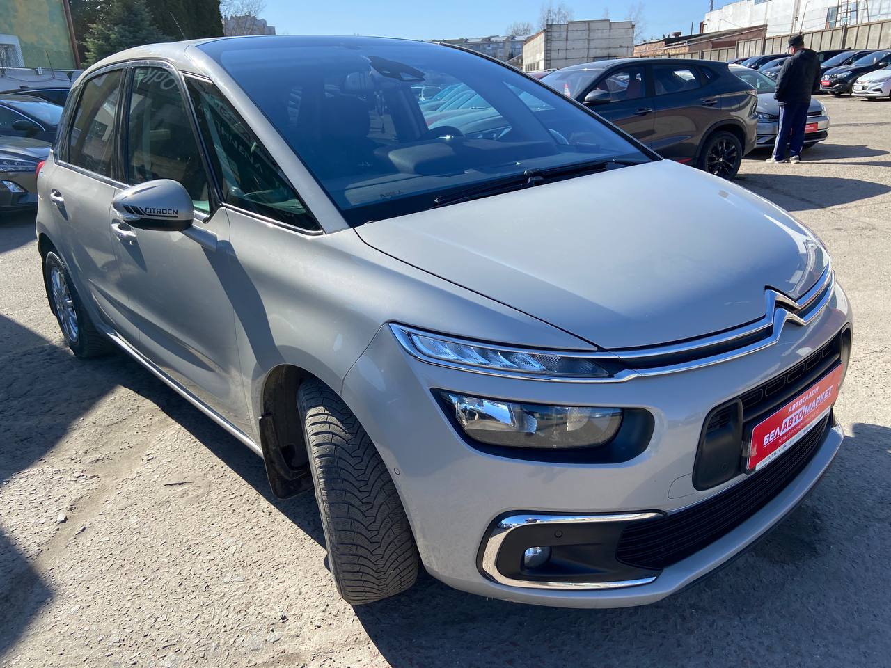 Фото автомобиля 2