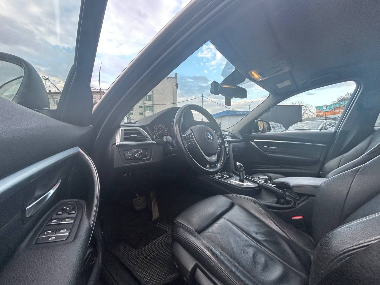 Фото автомобиля 8