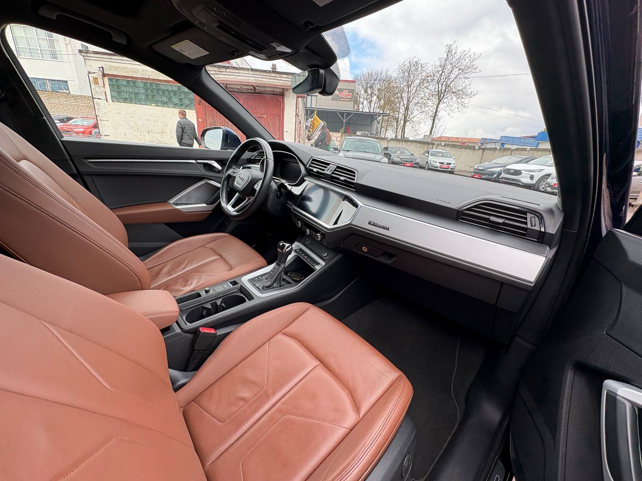 Фото автомобиля 12