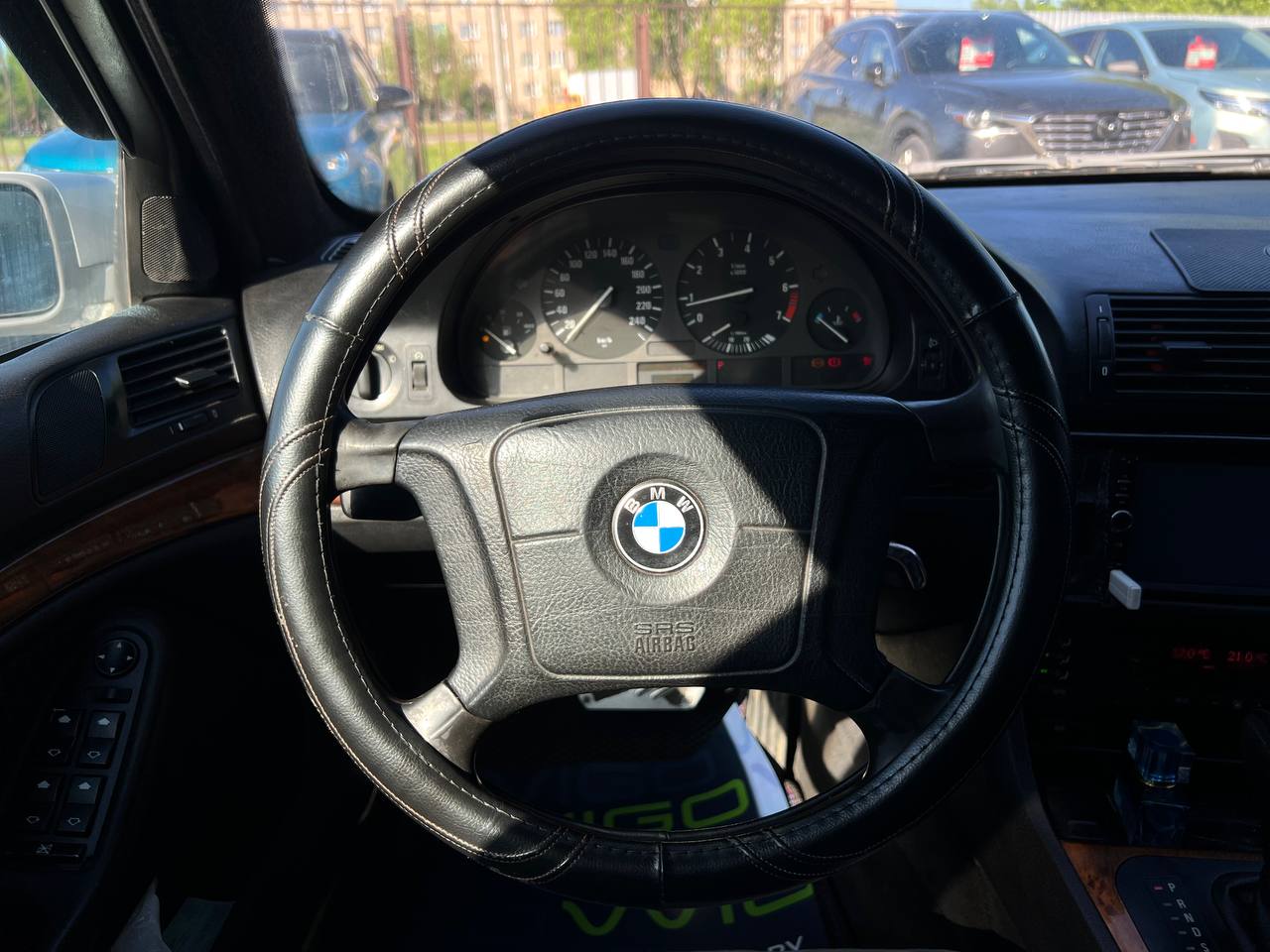 Фото автомобиля 12