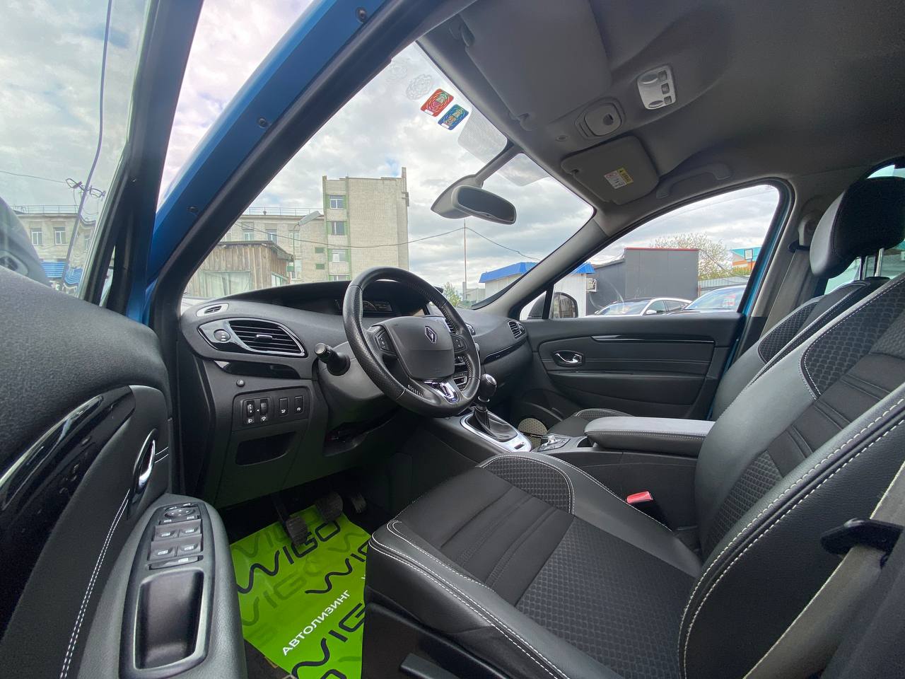 Фото автомобиля 8
