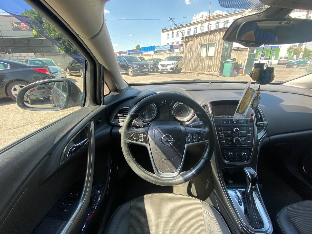 Фото автомобиля 11