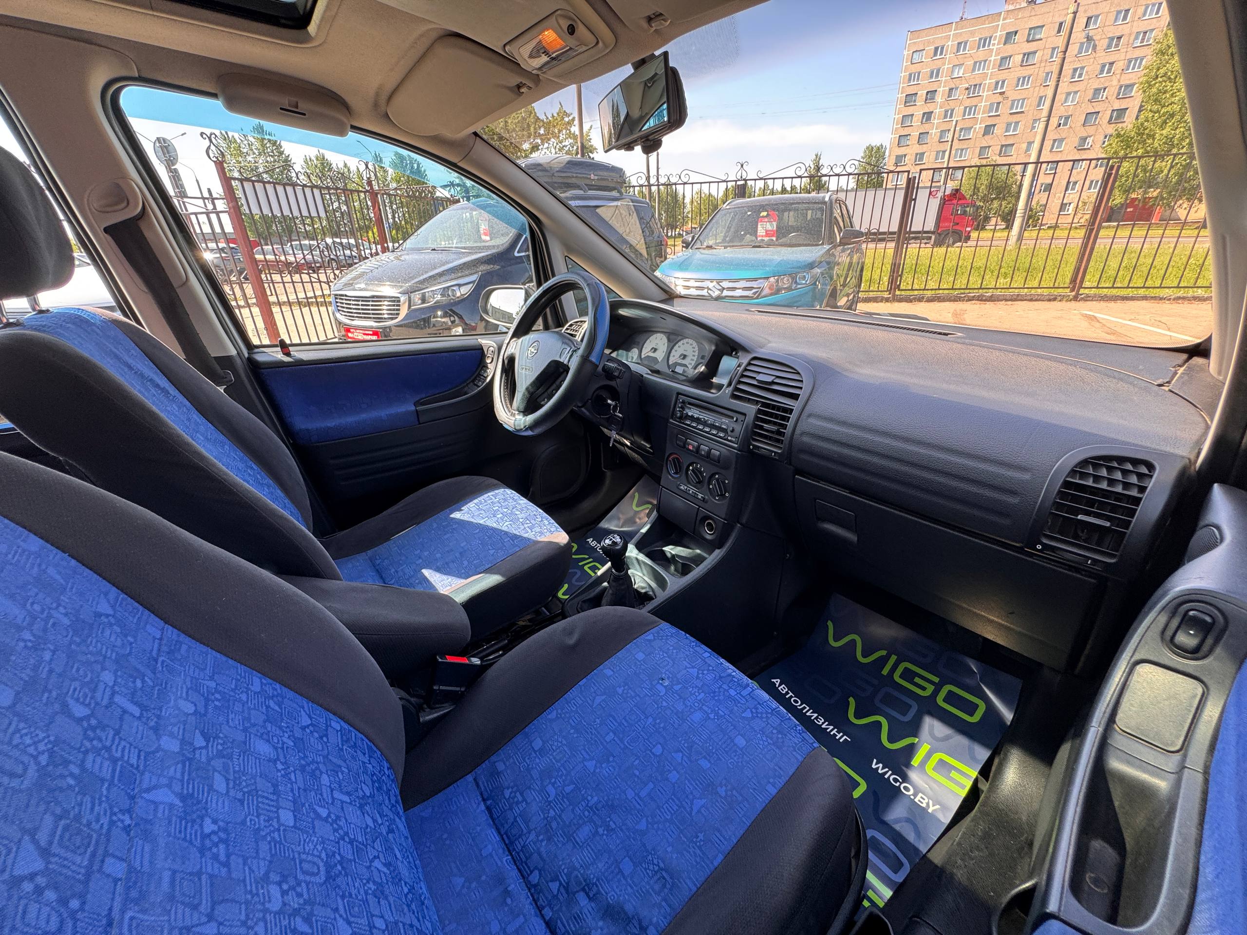 Фото автомобиля 12