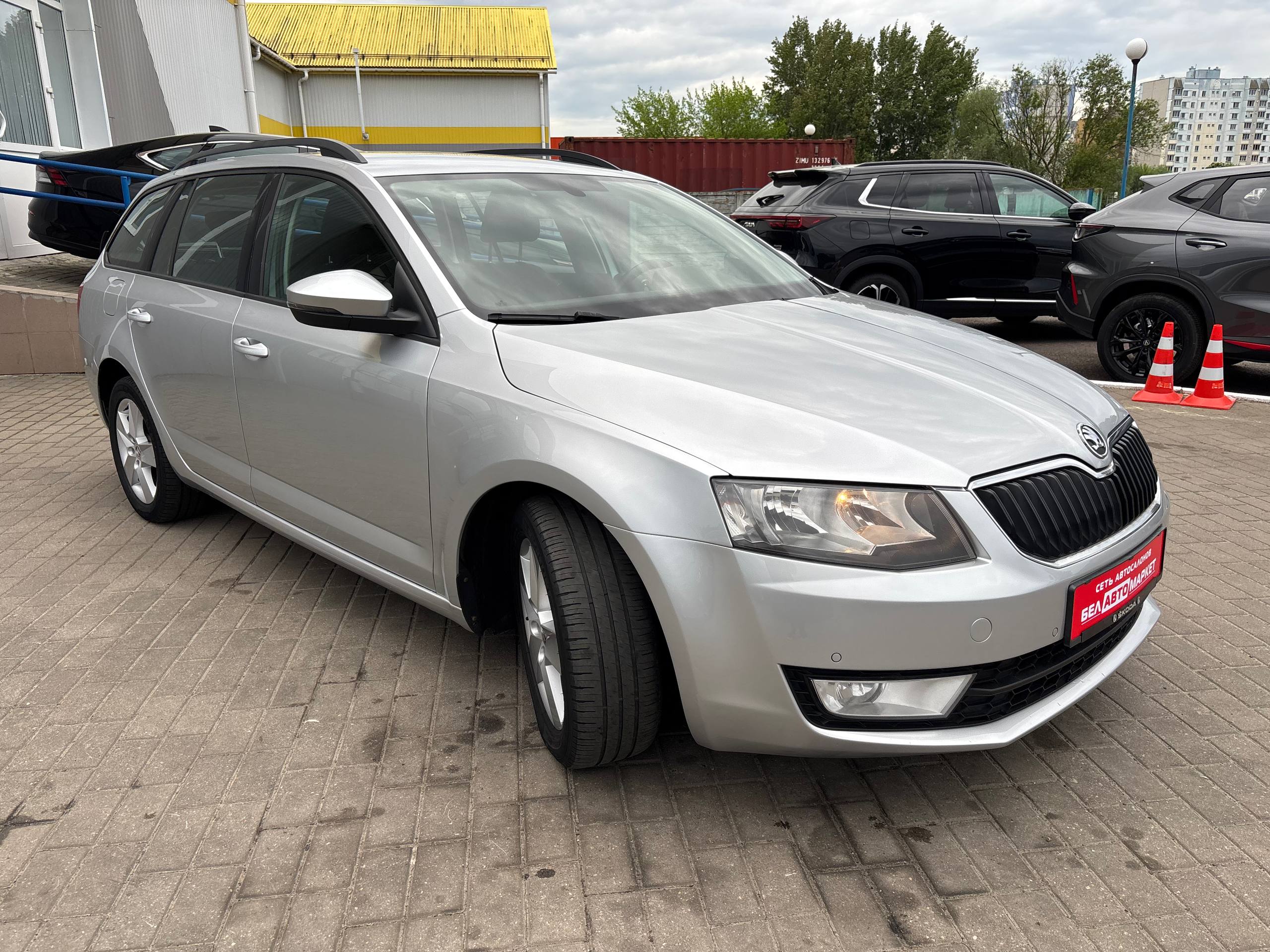 Фото автомобиля 3
