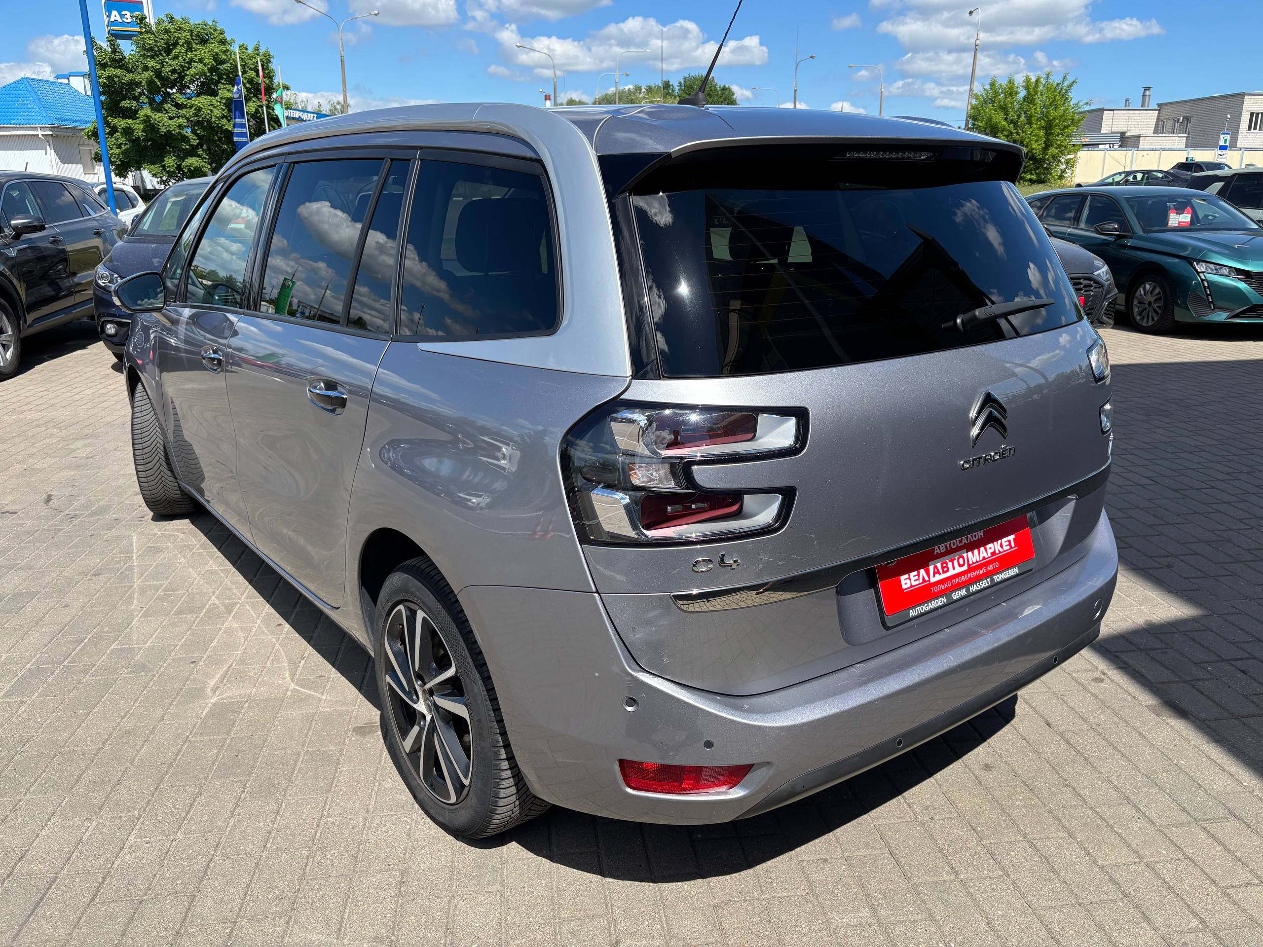 Фото автомобиля 8