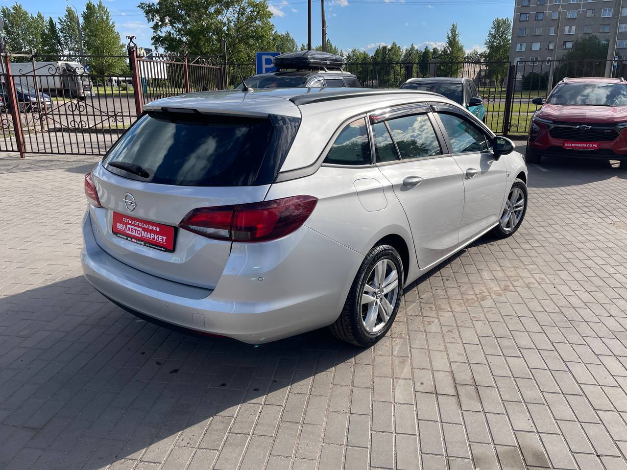 Фото автомобиля 12
