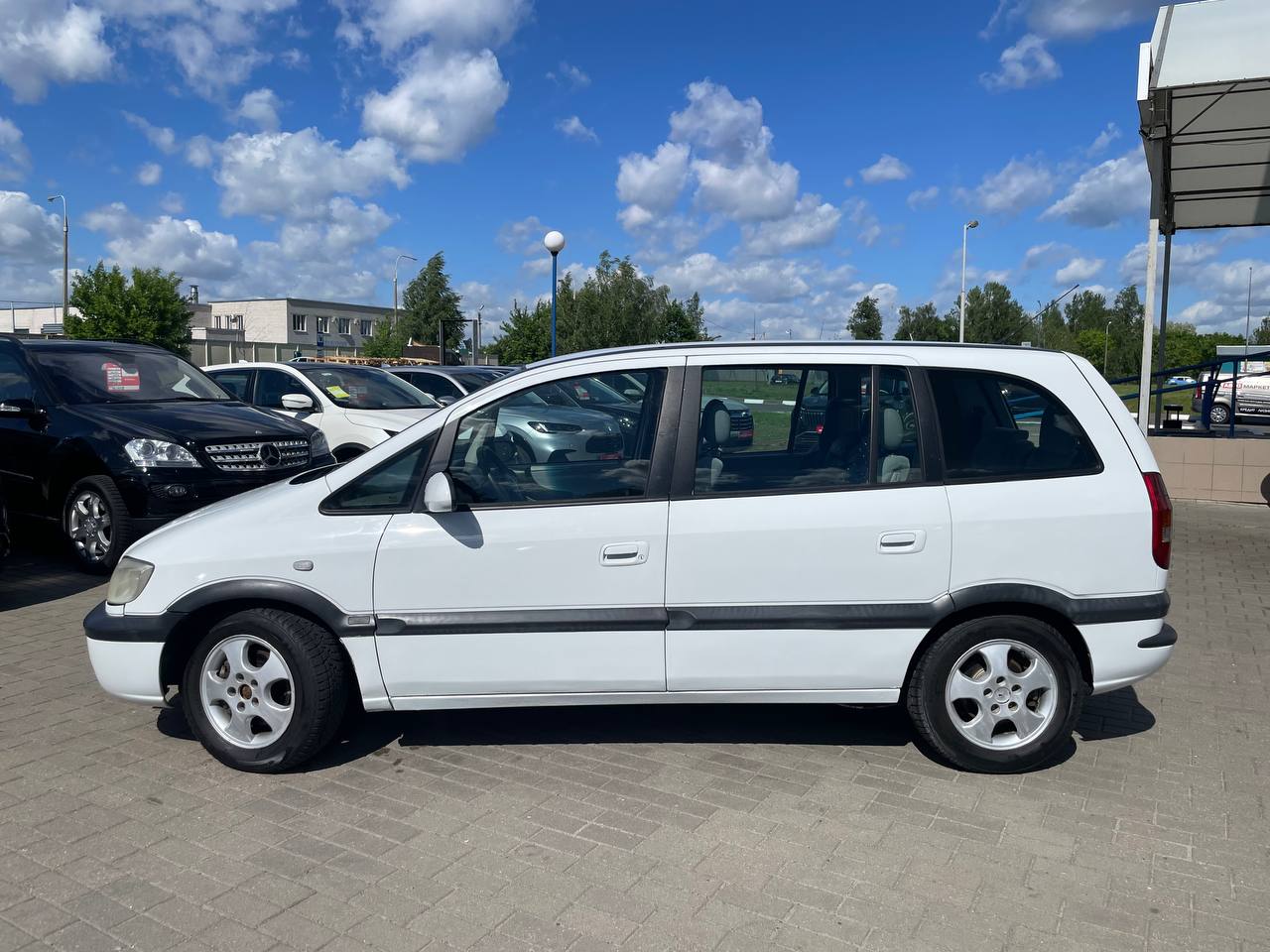 Фото автомобиля 2
