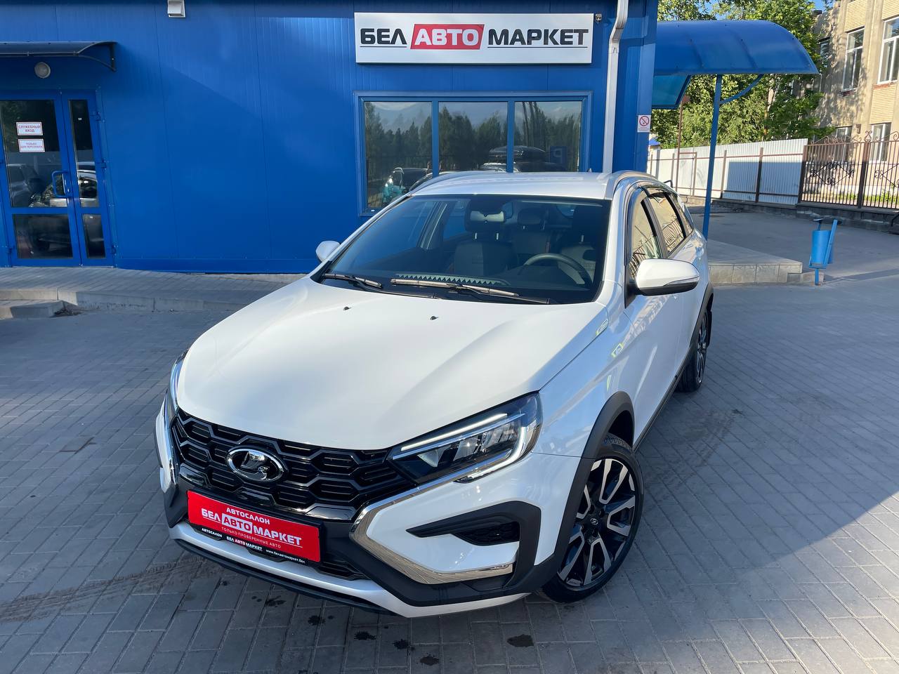 авто с пробегом lada (ВАЗ) vesta 2024