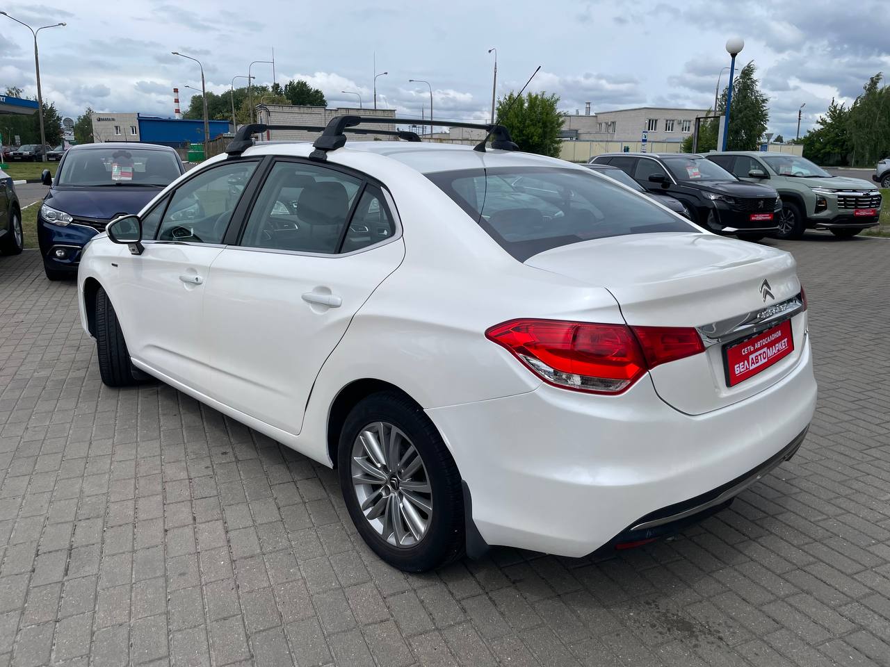 Фото автомобиля 6
