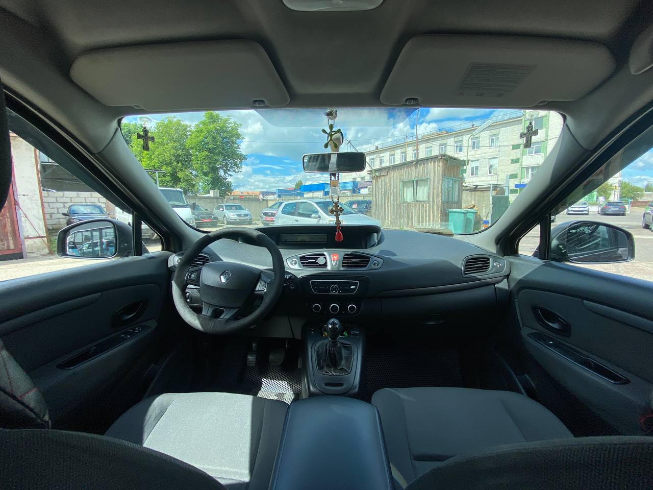 Фото автомобиля 10