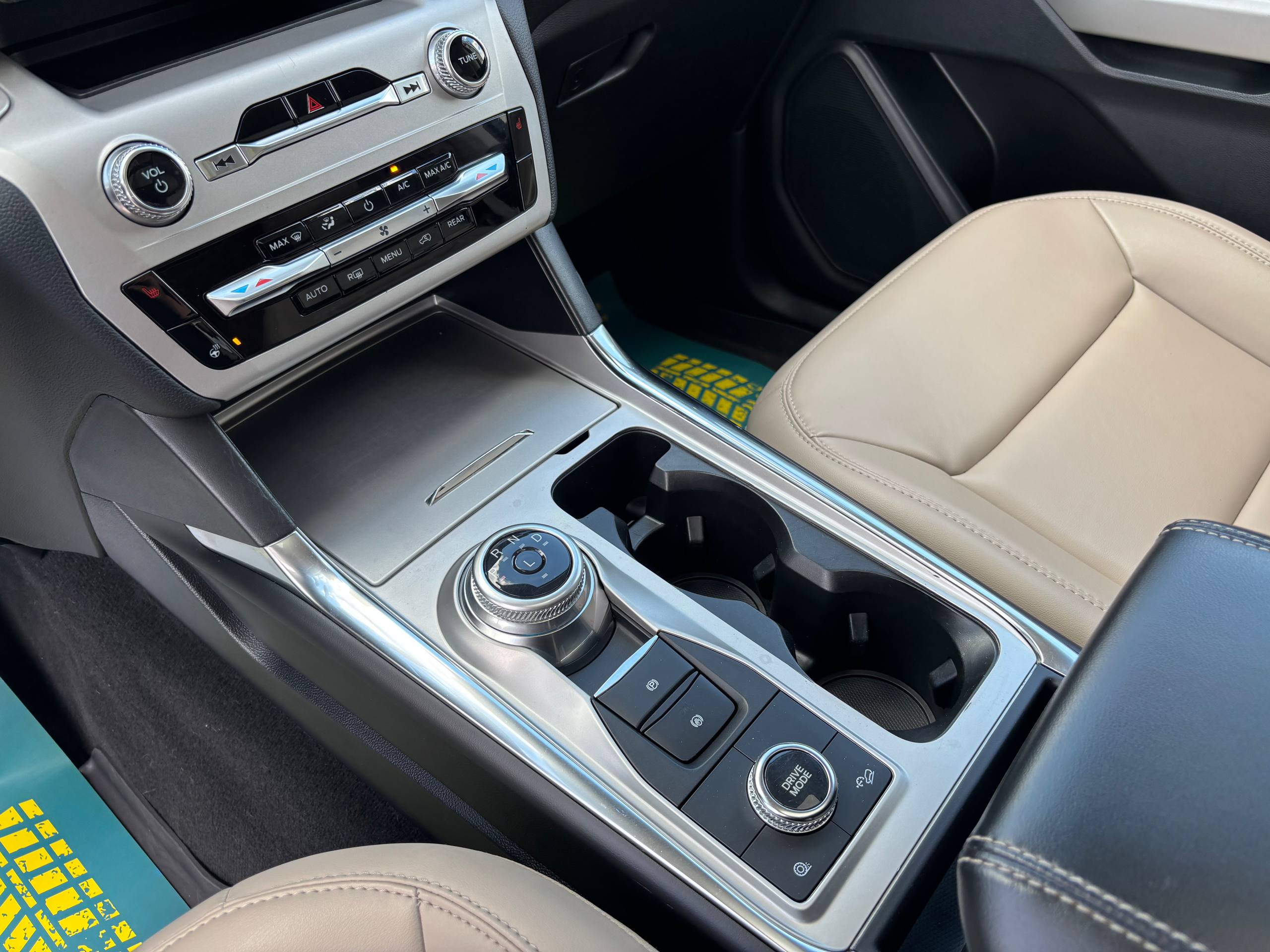 Фото автомобиля 12