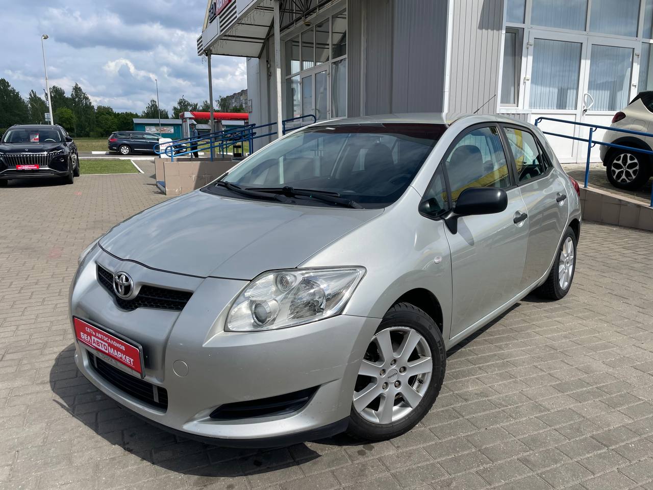 авто с пробегом toyota auris 2009