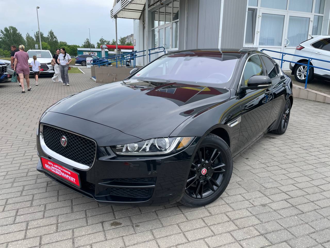 авто с пробегом jaguar xe 2016