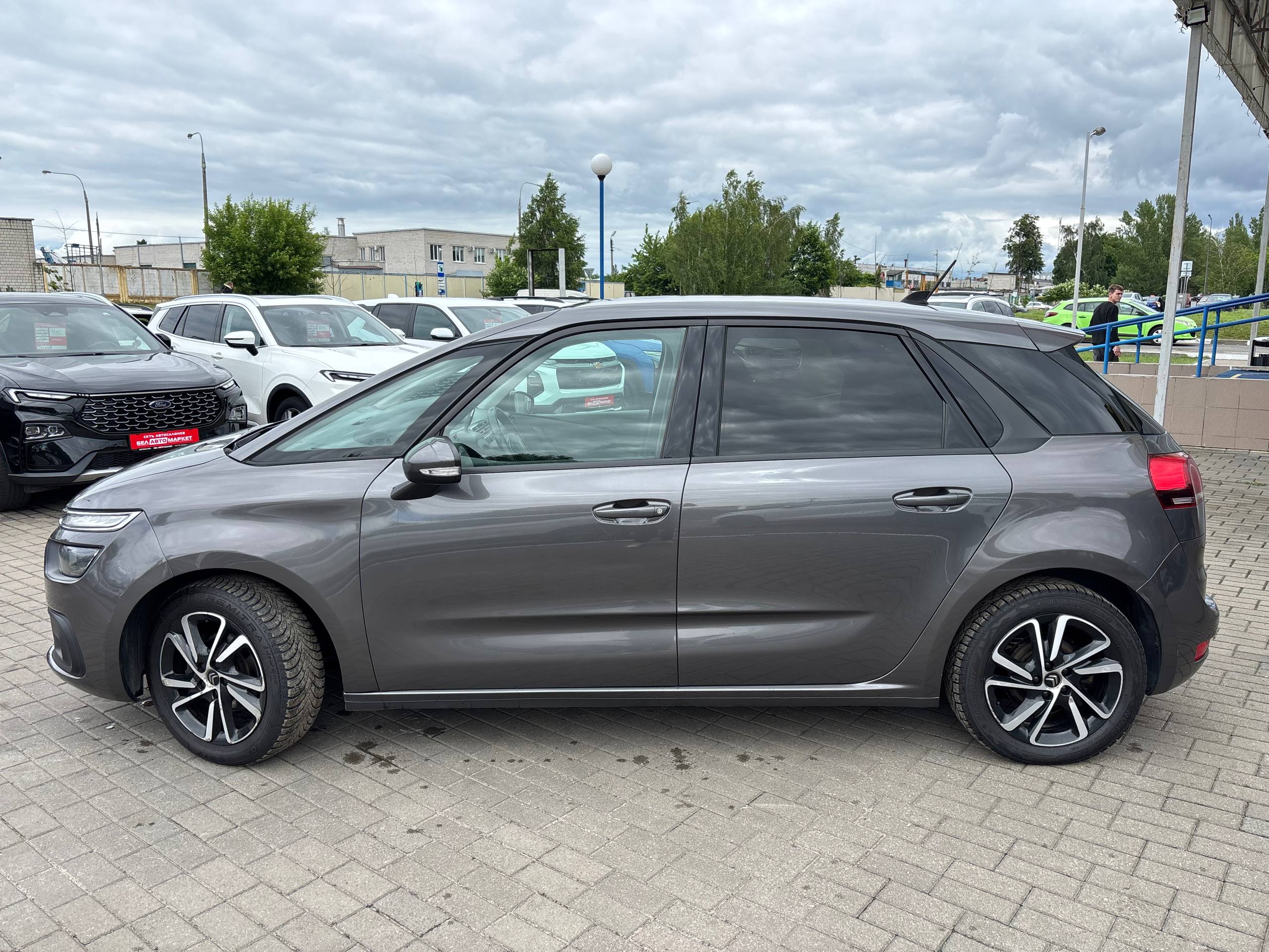Фото автомобиля 8