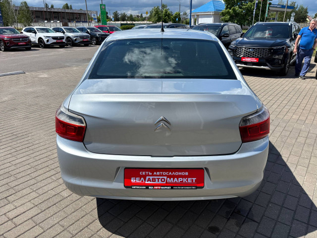 Фото автомобиля 1