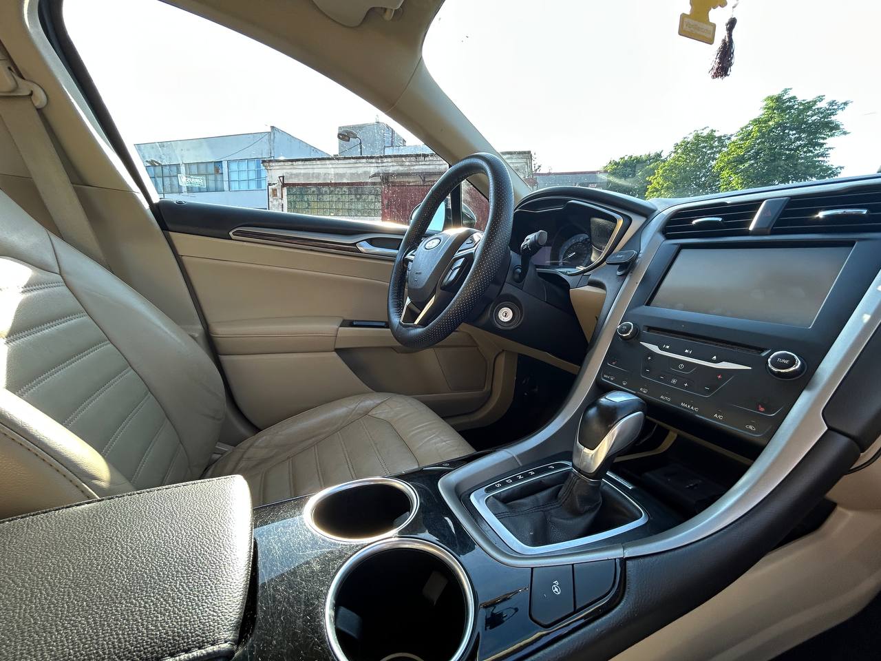 Фото автомобиля 12