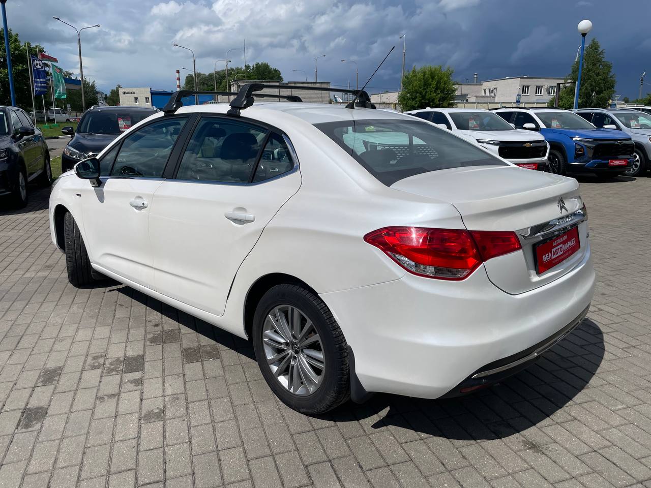 Фото автомобиля 8