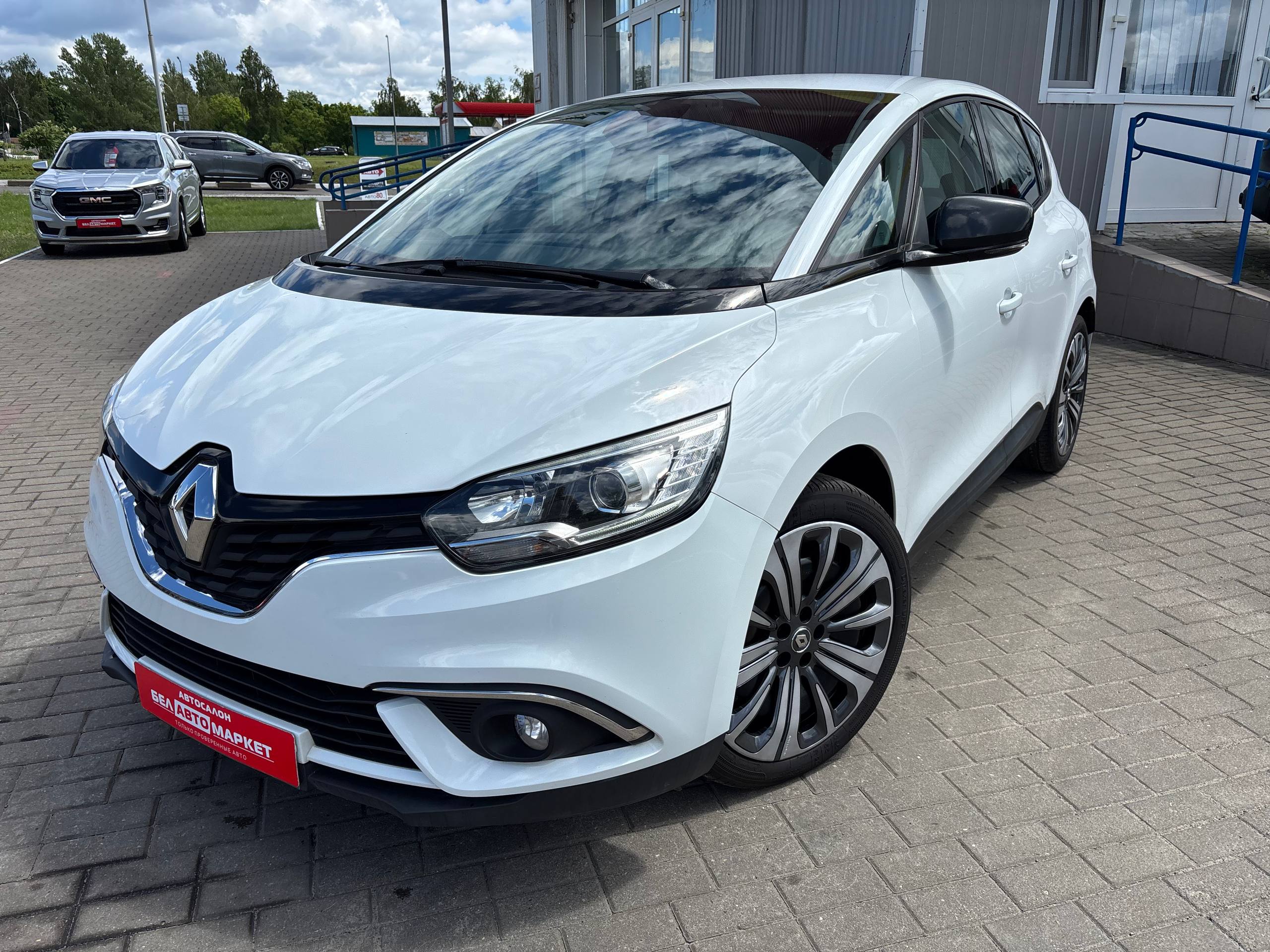 авто с пробегом renault scenic 2018