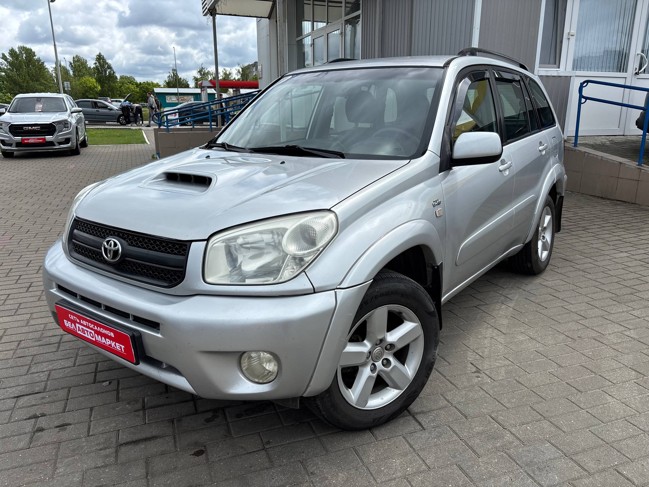авто с пробегом toyota rav4 2005