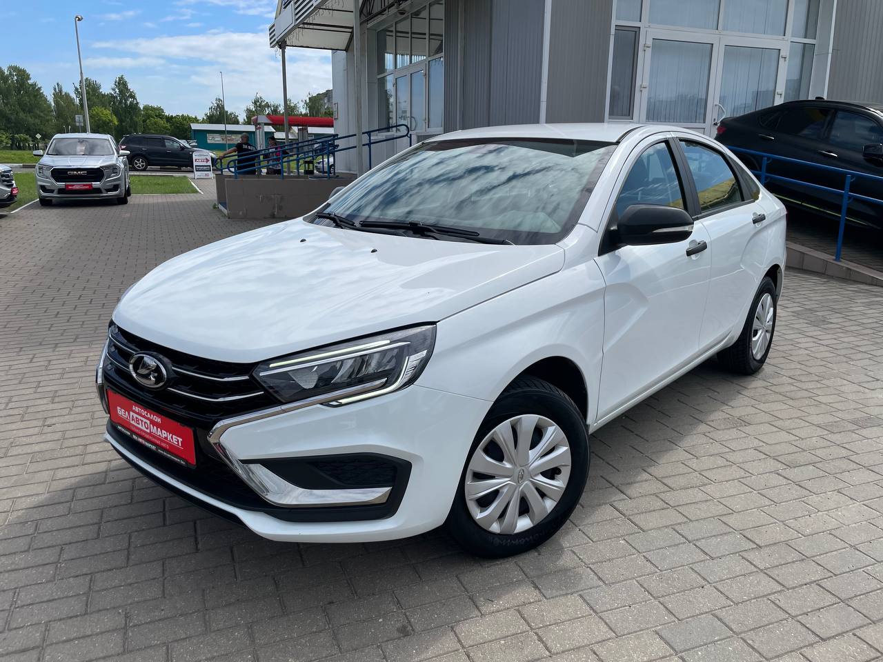 авто с пробегом lada (ВАЗ) vesta 2023