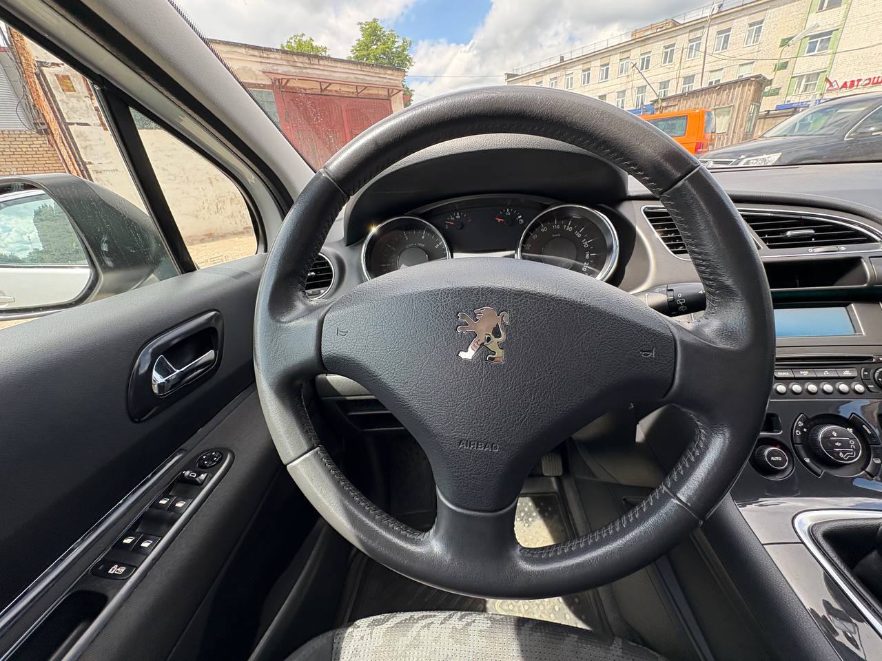 Фото автомобиля 11