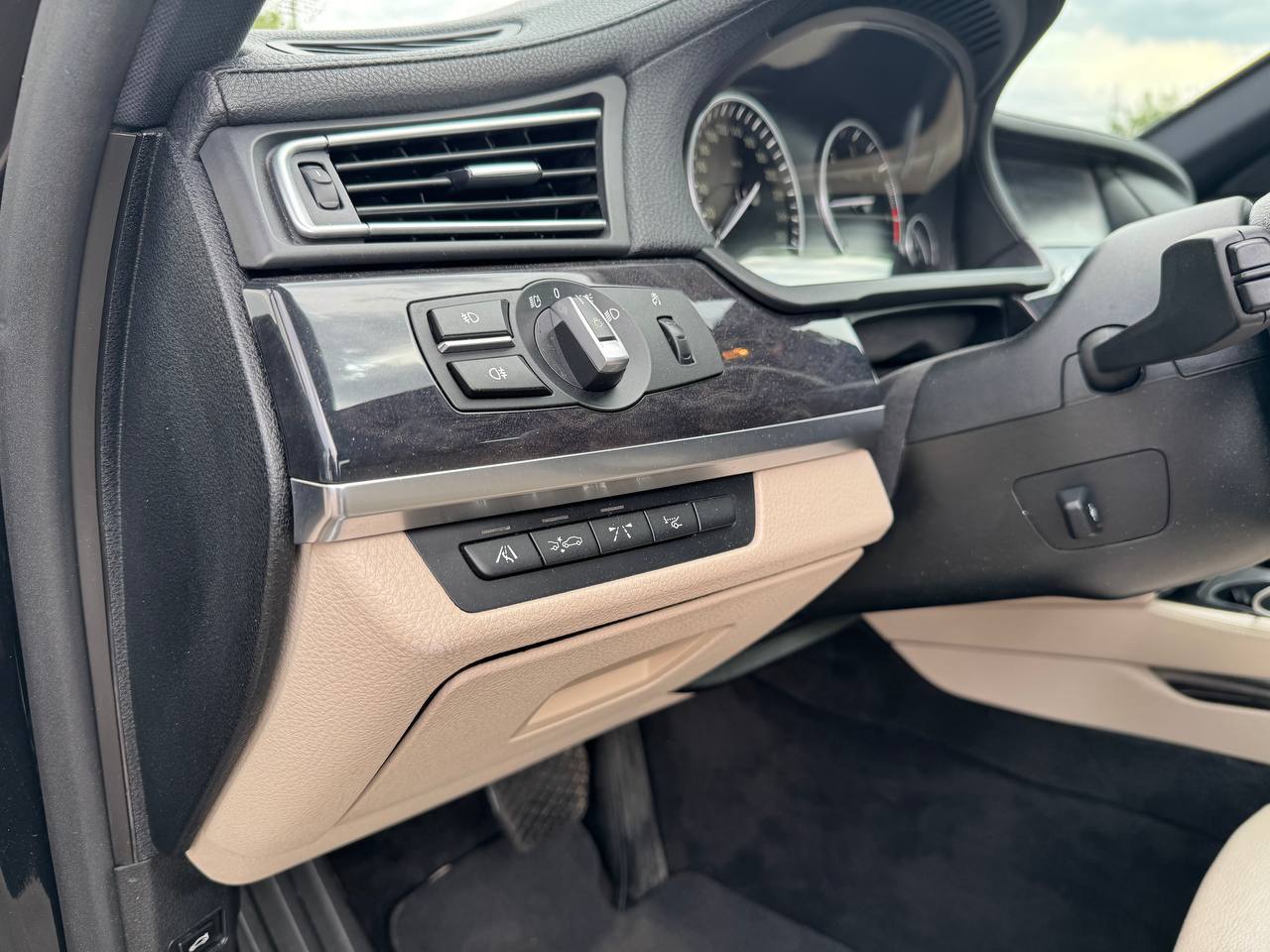 Фото автомобиля 12