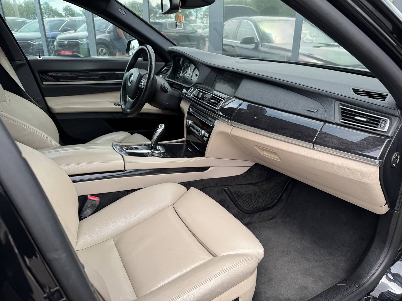 Фото автомобиля 18
