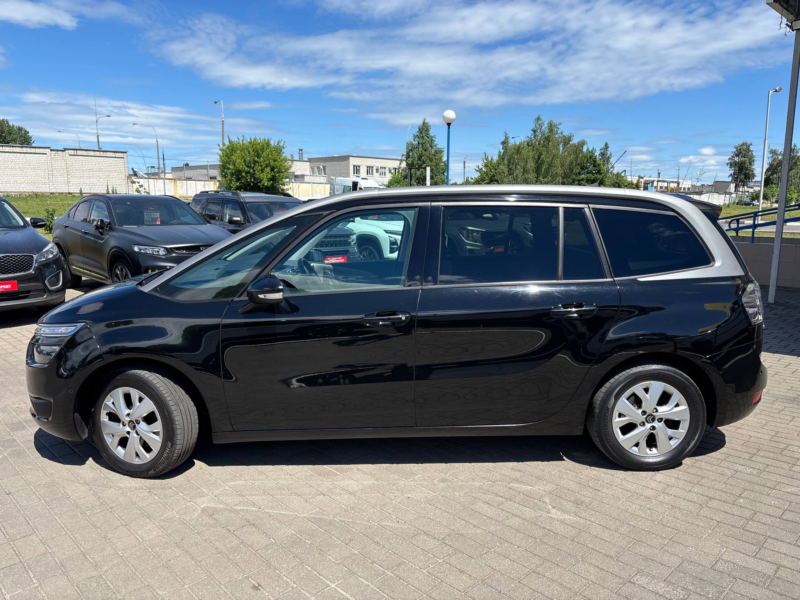 Фото автомобиля 8
