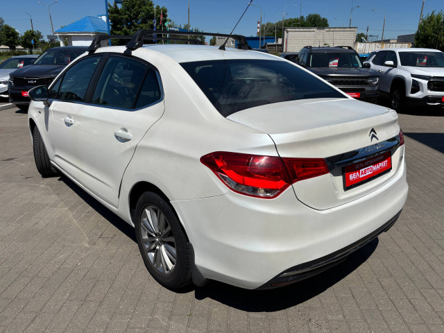 Фото автомобиля 6