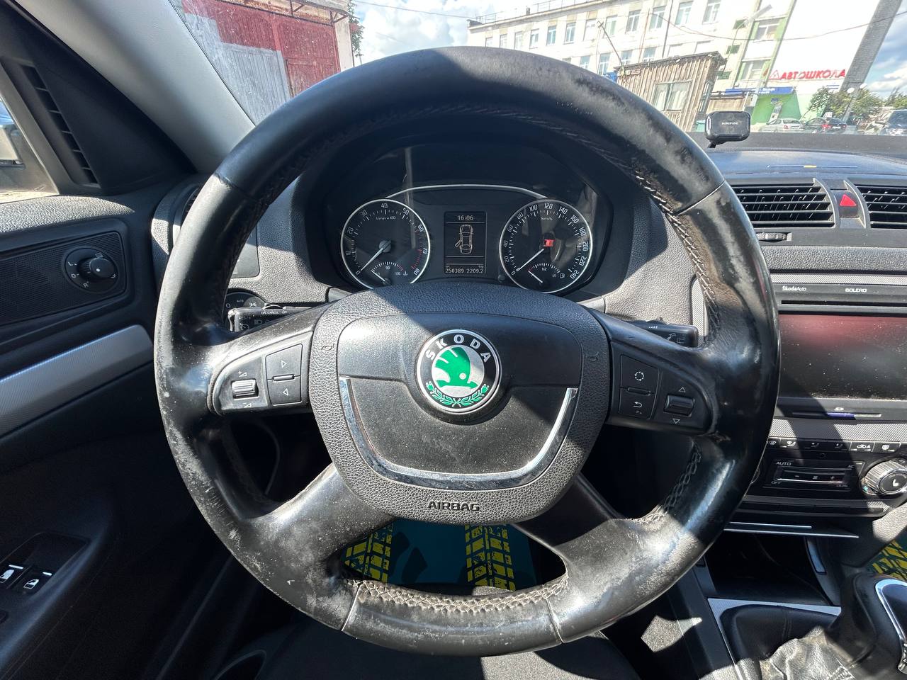 Фото автомобиля 11