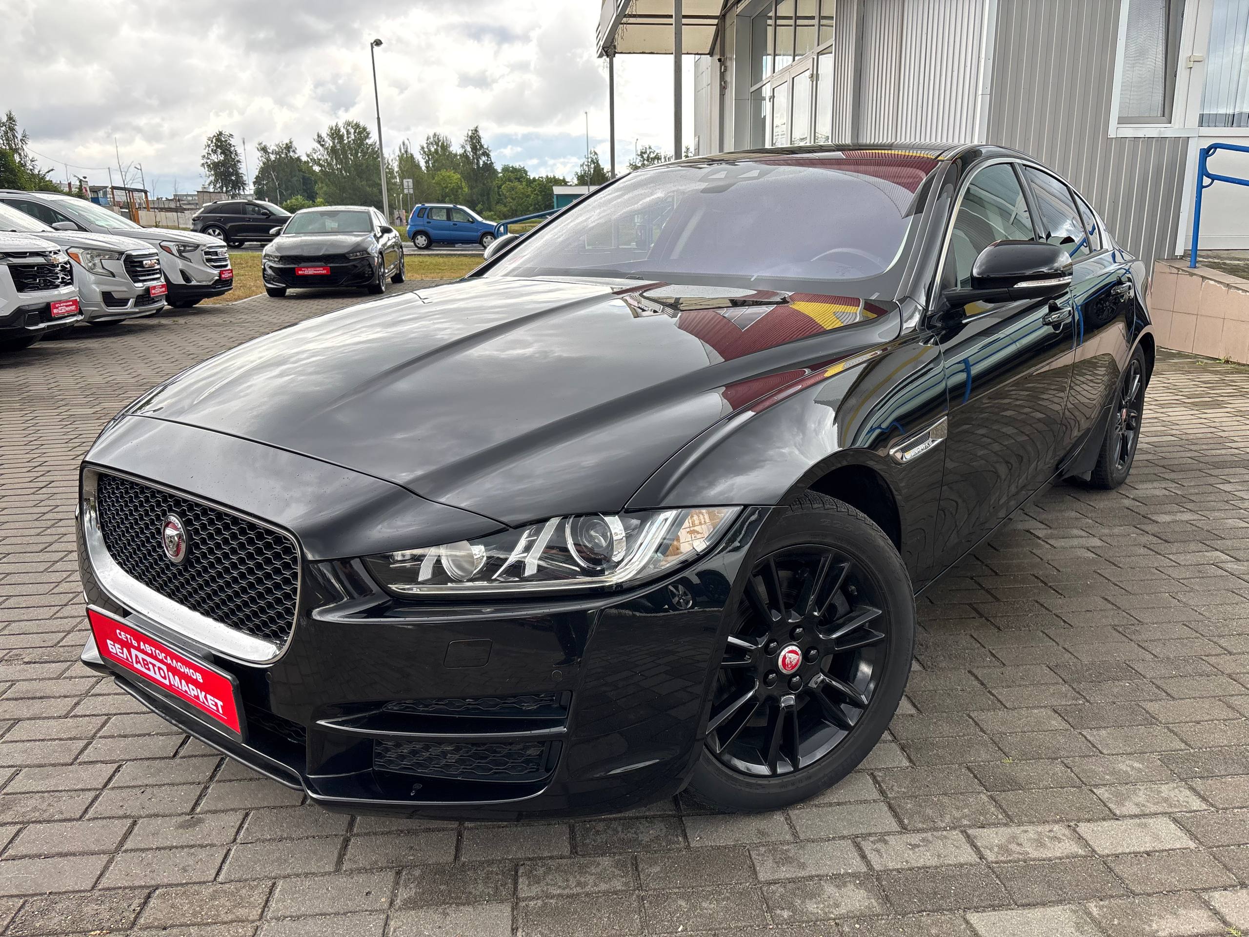 авто с пробегом jaguar xe 2016