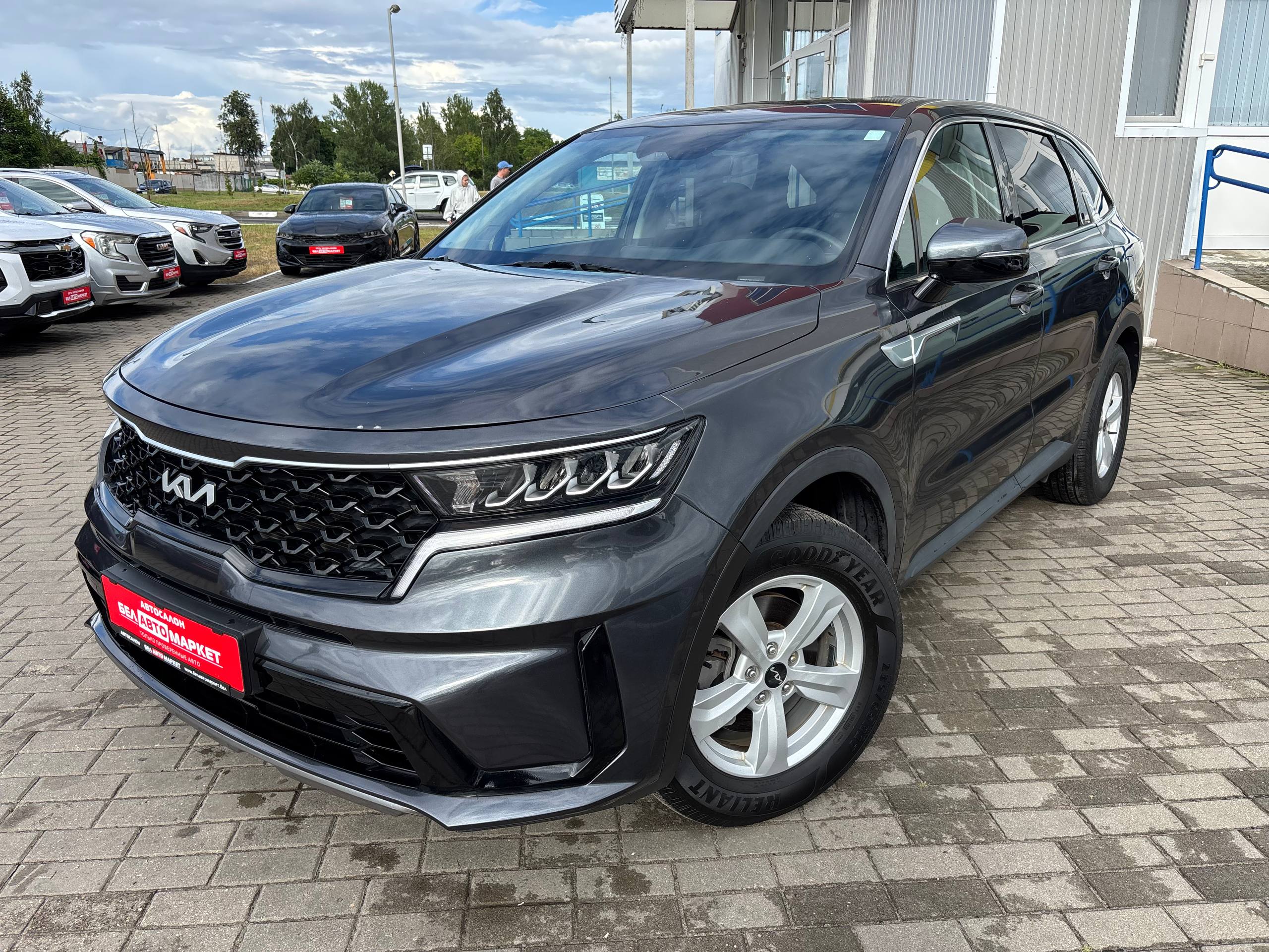 авто с пробегом kia sorento 2022