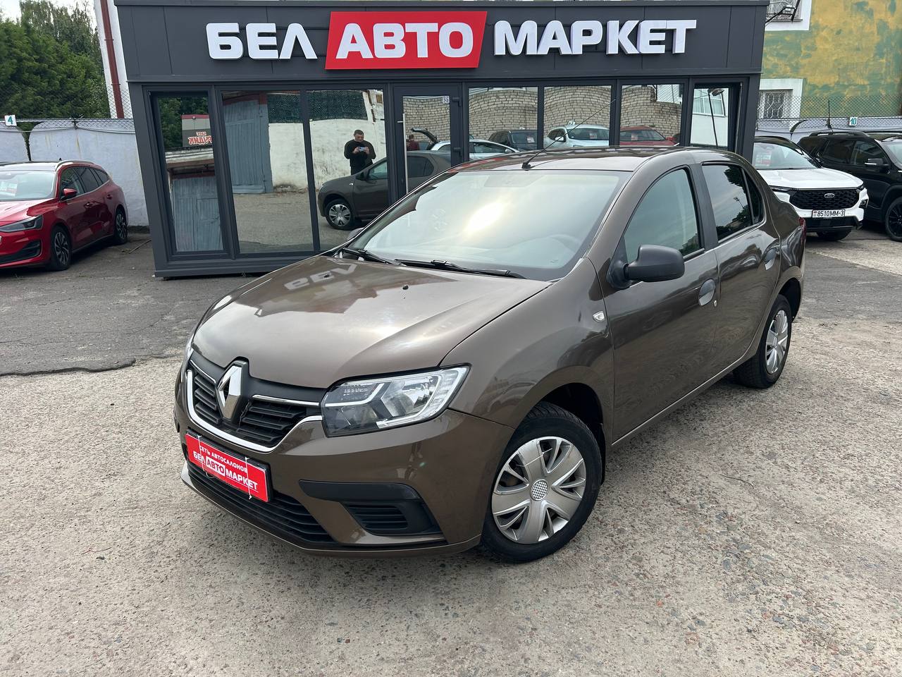 авто с пробегом renault logan 2018