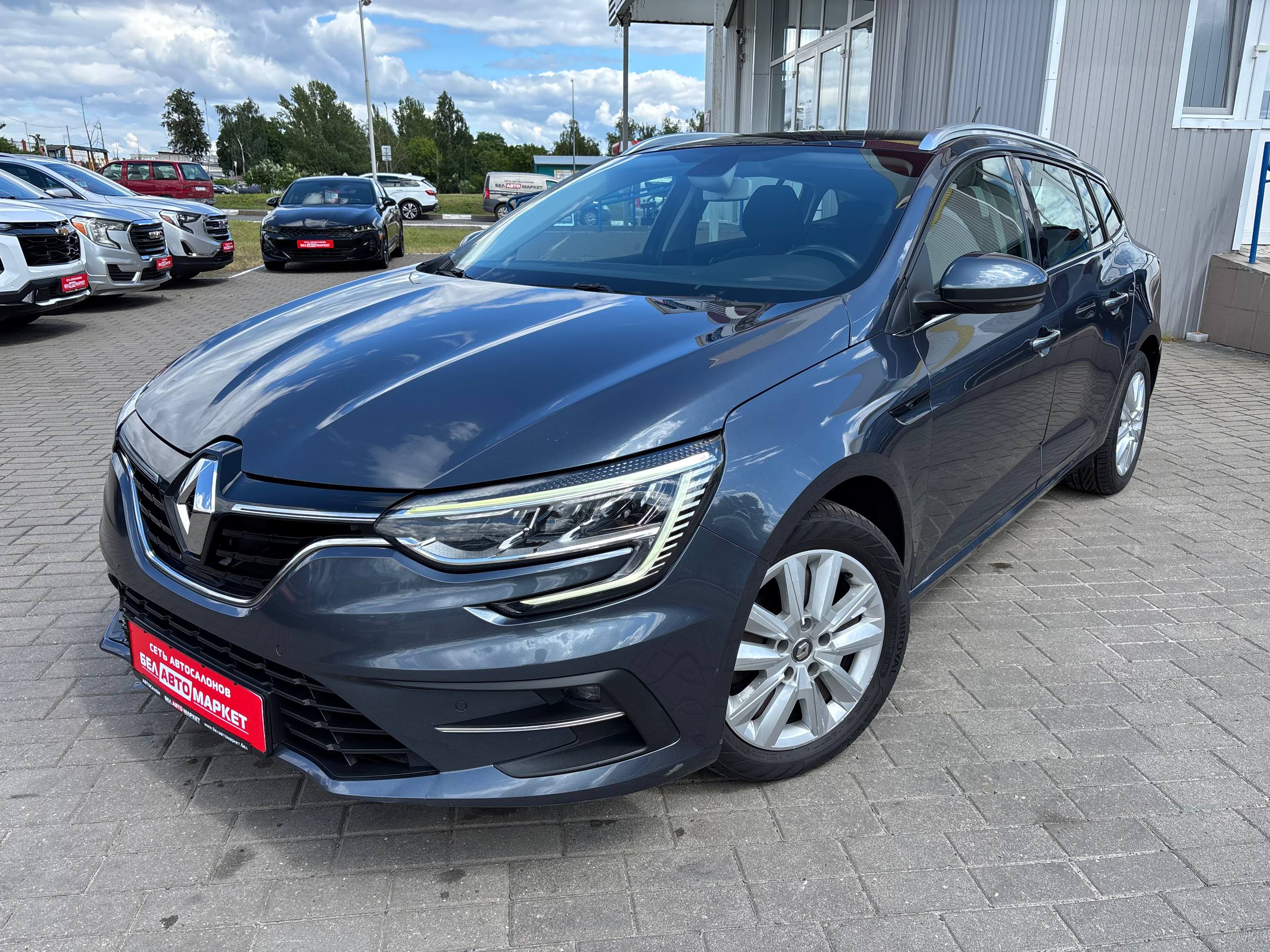 авто с пробегом renault megane 2021