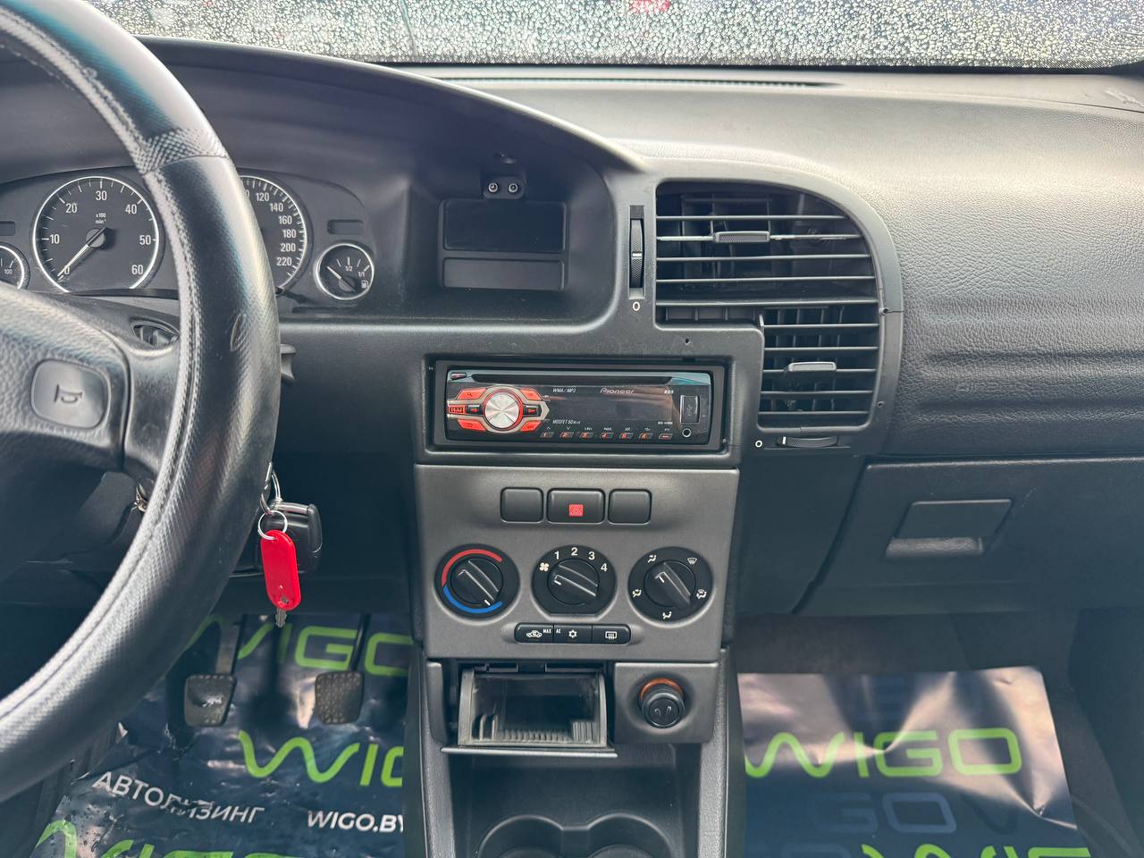 Фото автомобиля 12