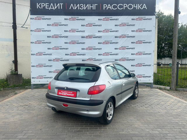 Фото автомобиля 2