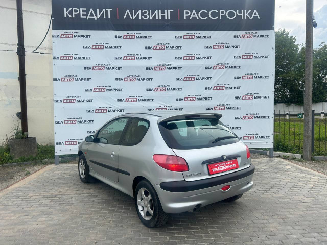 Фото автомобиля 3