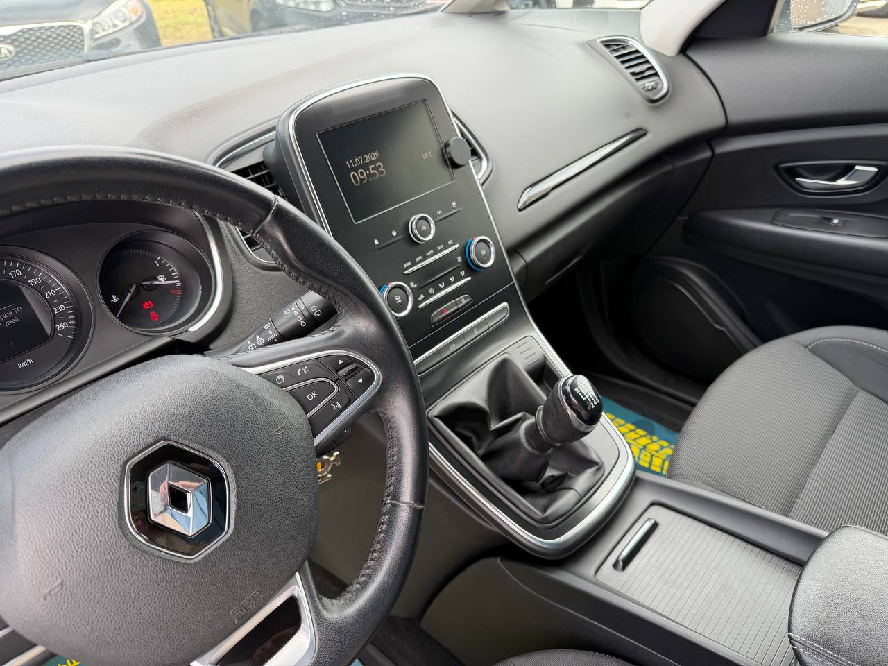 Фото автомобиля 12