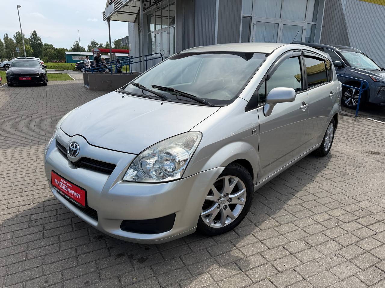 авто с пробегом toyota corolla verso 2008