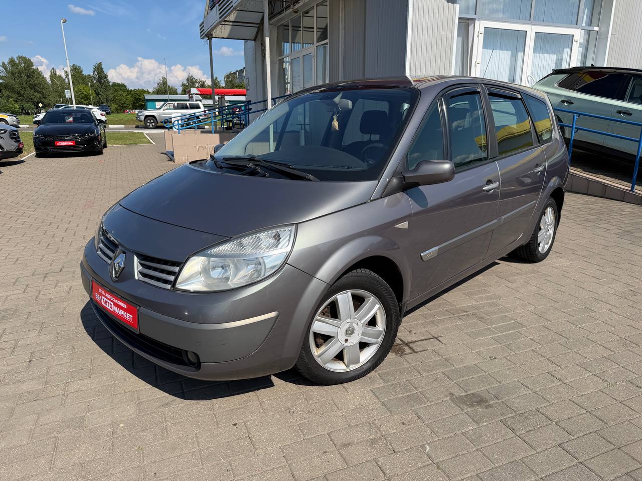 авто с пробегом renault scenic 2004