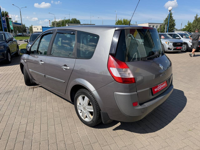 Фото автомобиля 8