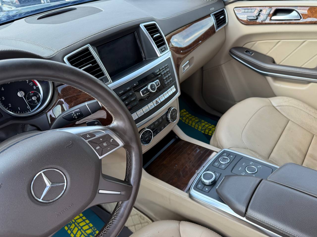 Фото автомобиля 12
