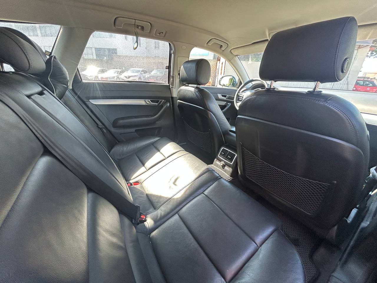 Фото автомобиля 12