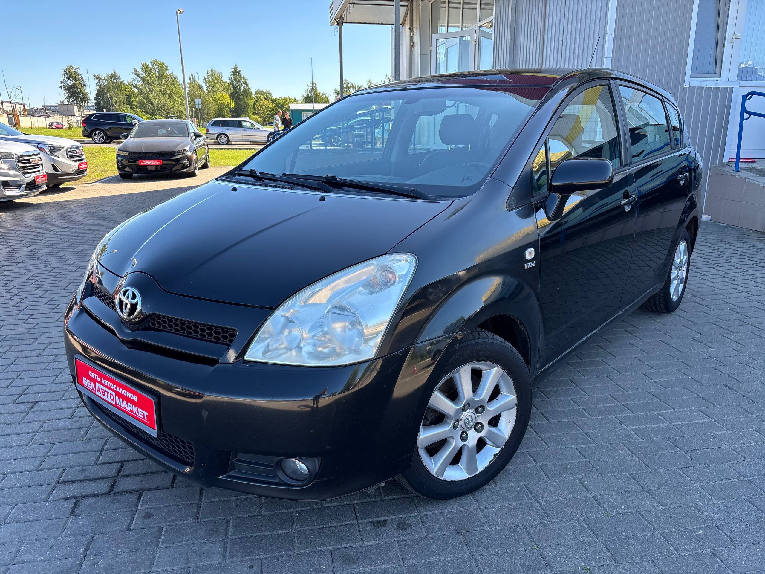 авто с пробегом toyota corolla verso 2005