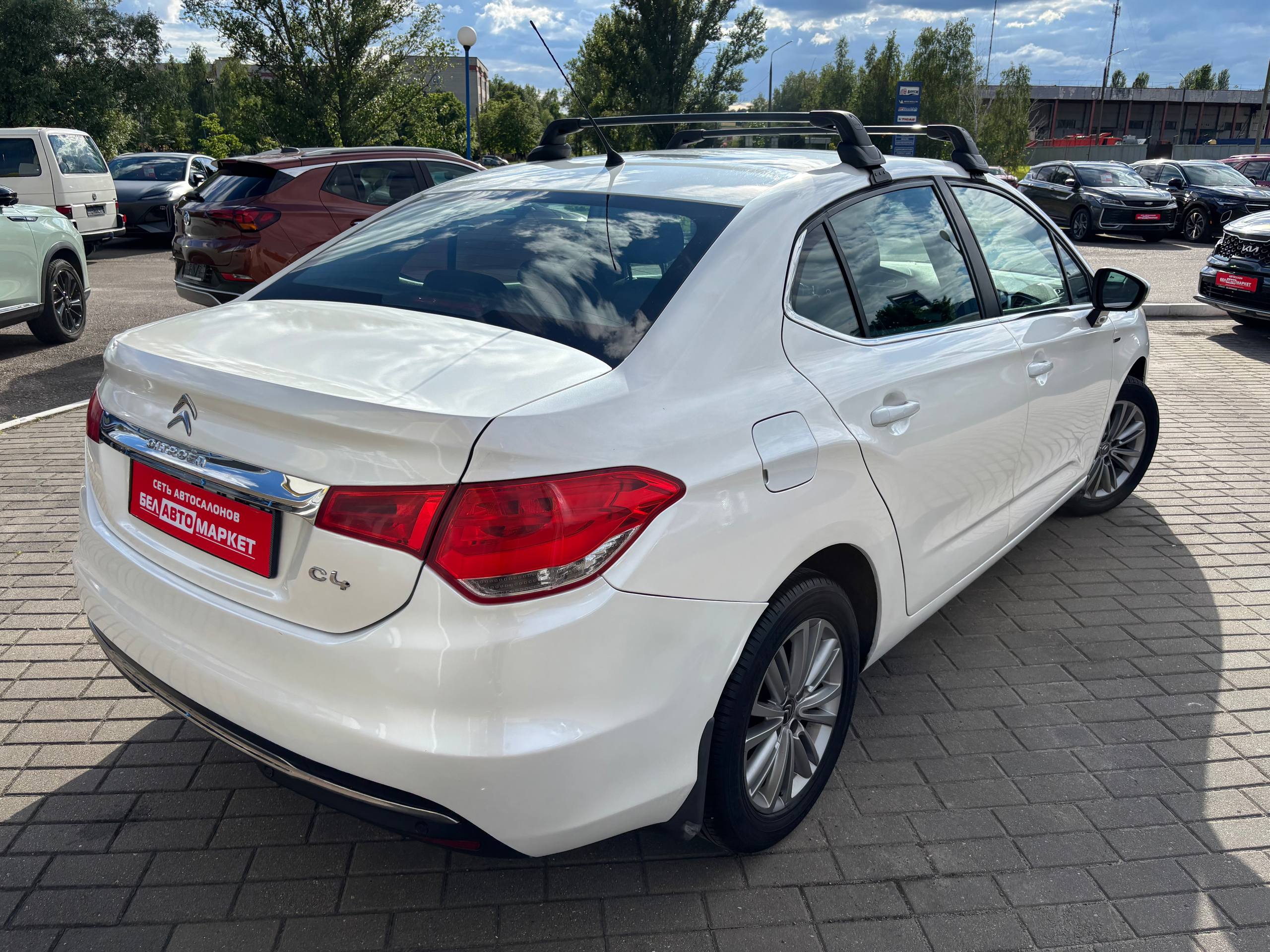 Фото автомобиля 3