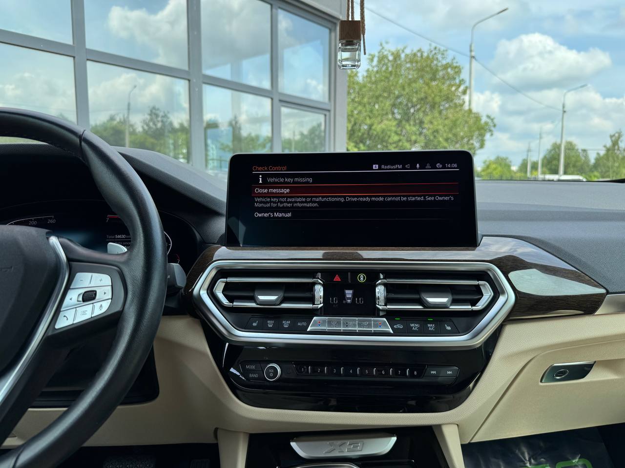 Фото автомобиля 12