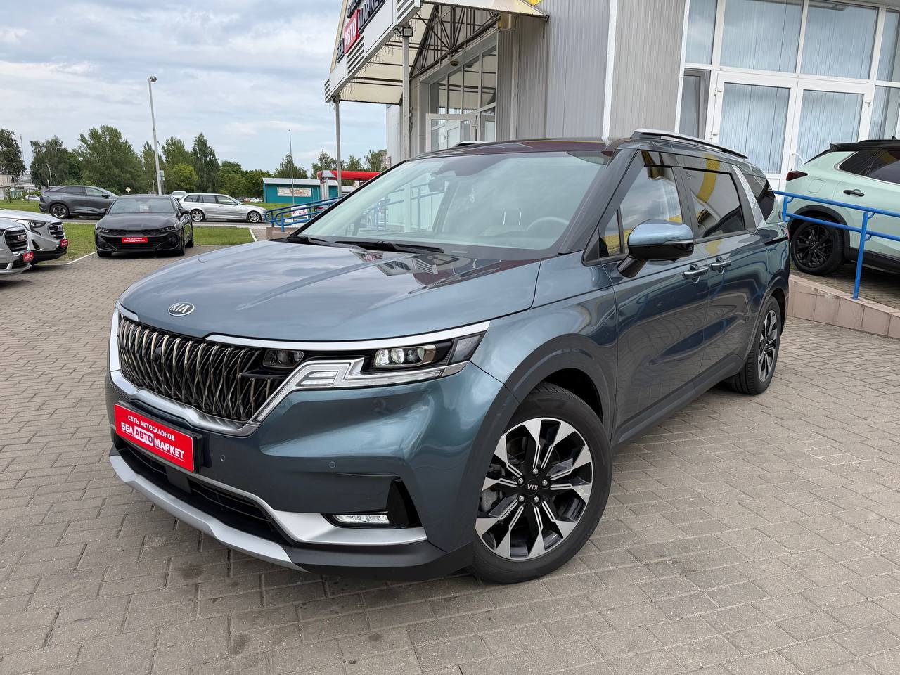 авто с пробегом kia carnival 2021