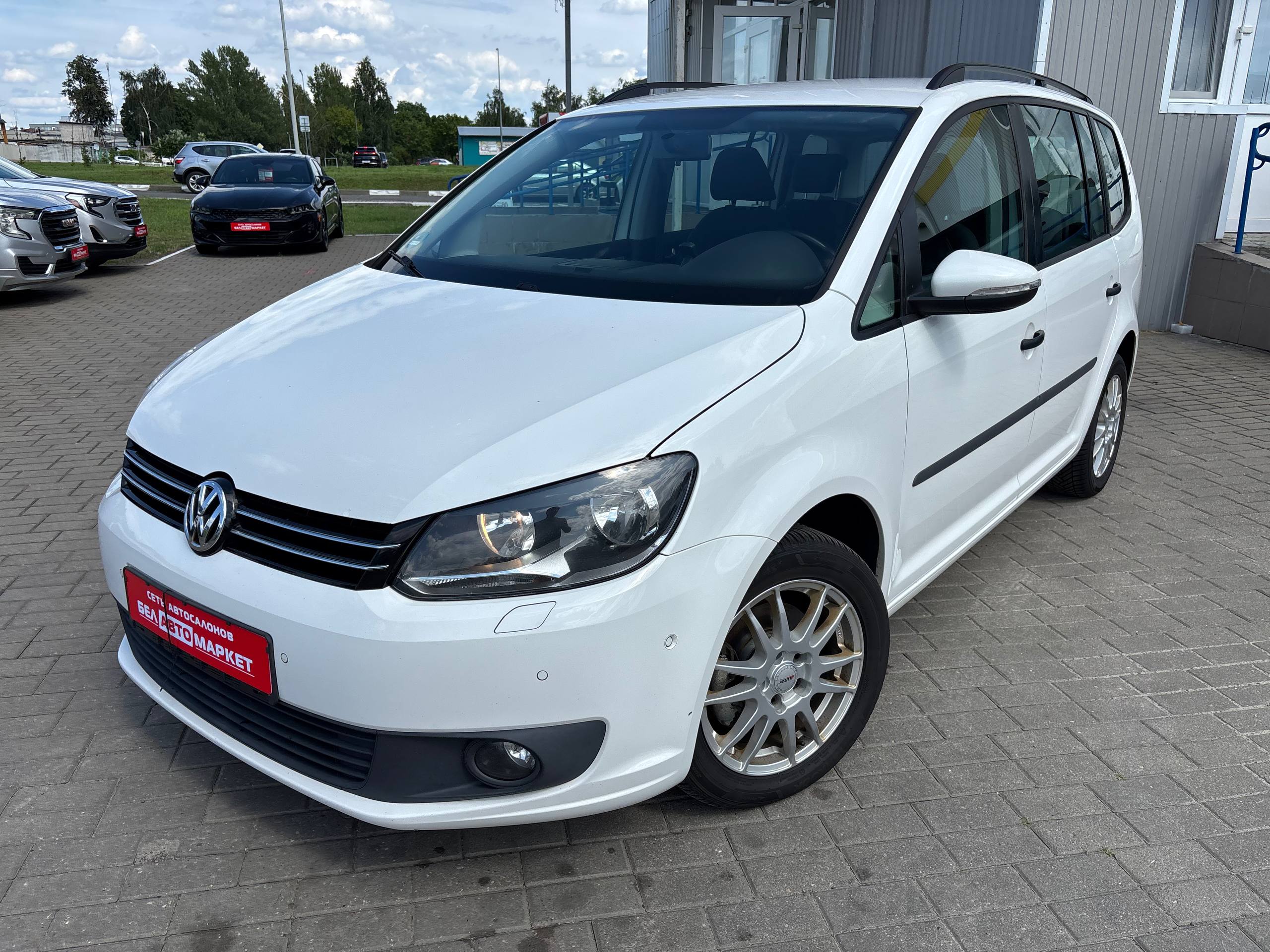 авто с пробегом volkswagen touran 2013