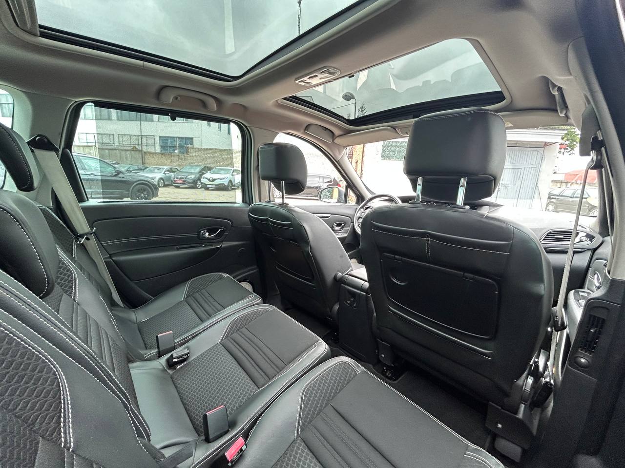Фото автомобиля 12