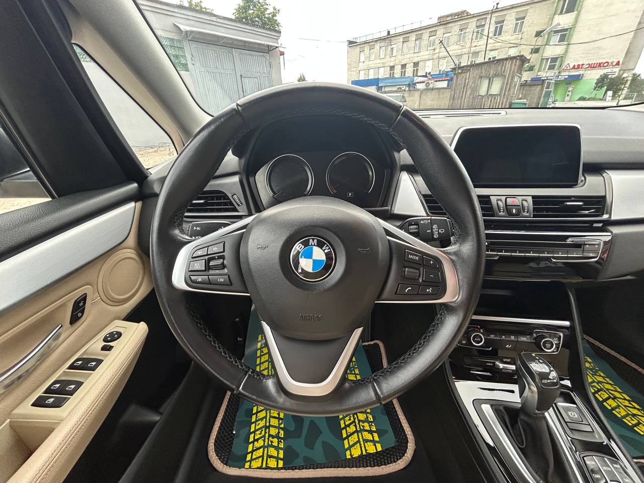 Фото автомобиля 11